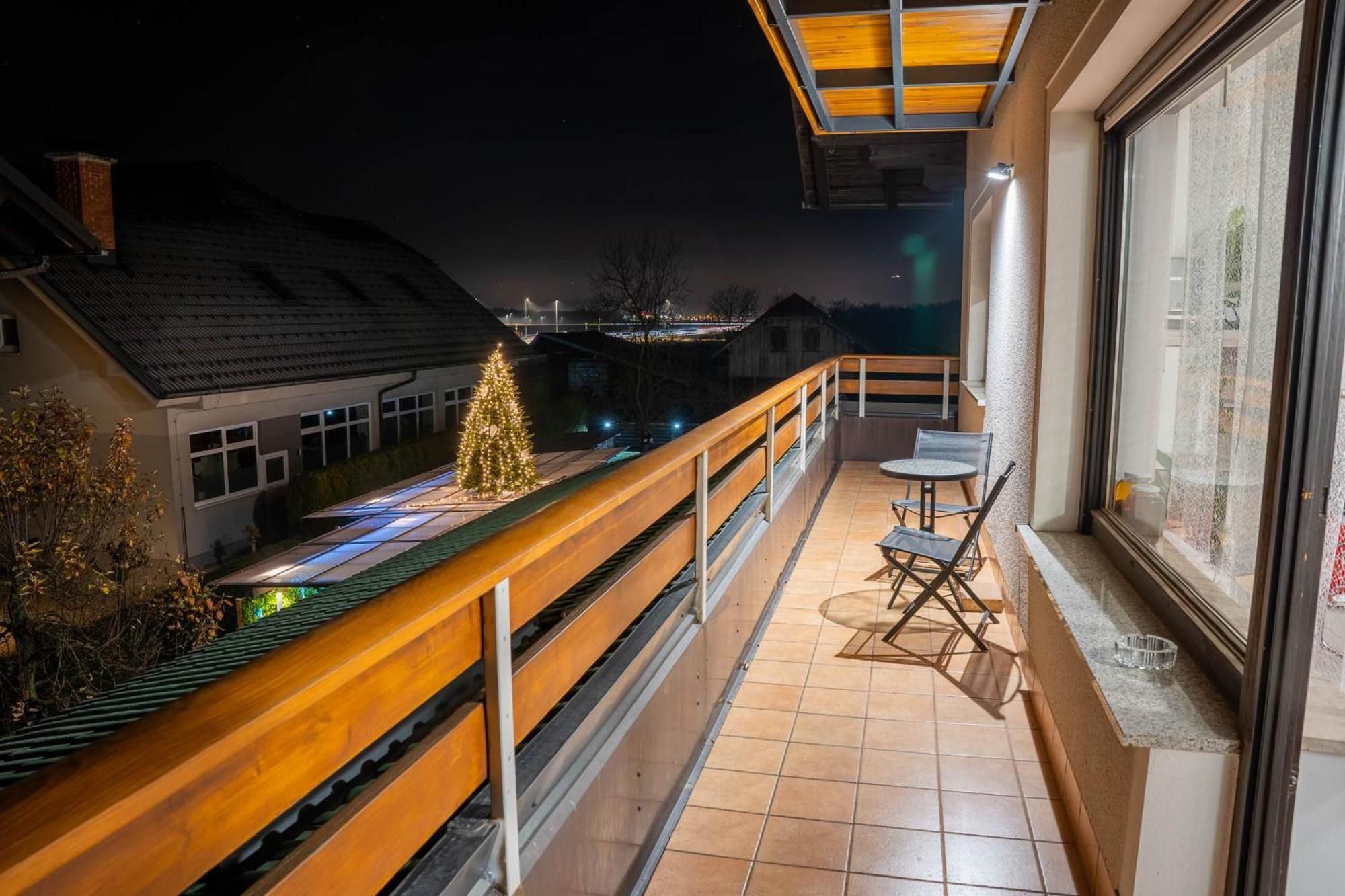 Apartma Ajja Šenčur Bagian luar foto