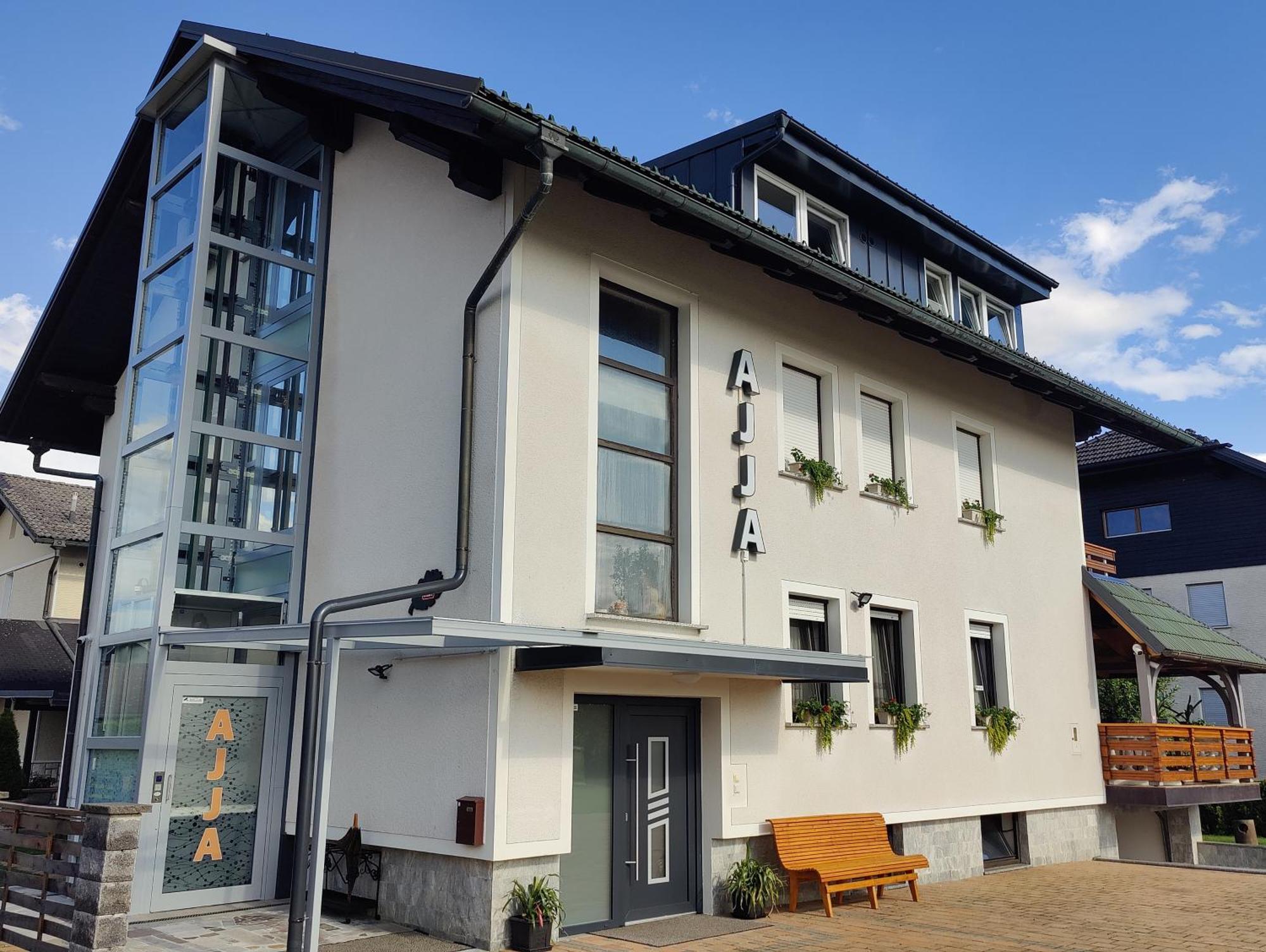 Apartma Ajja Šenčur Bagian luar foto