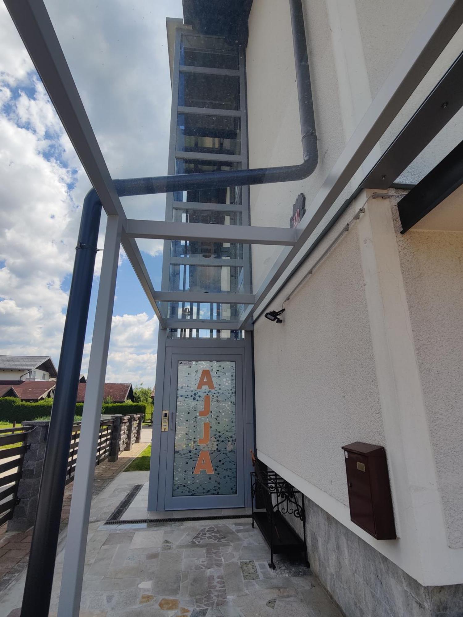 Apartma Ajja Šenčur Bagian luar foto