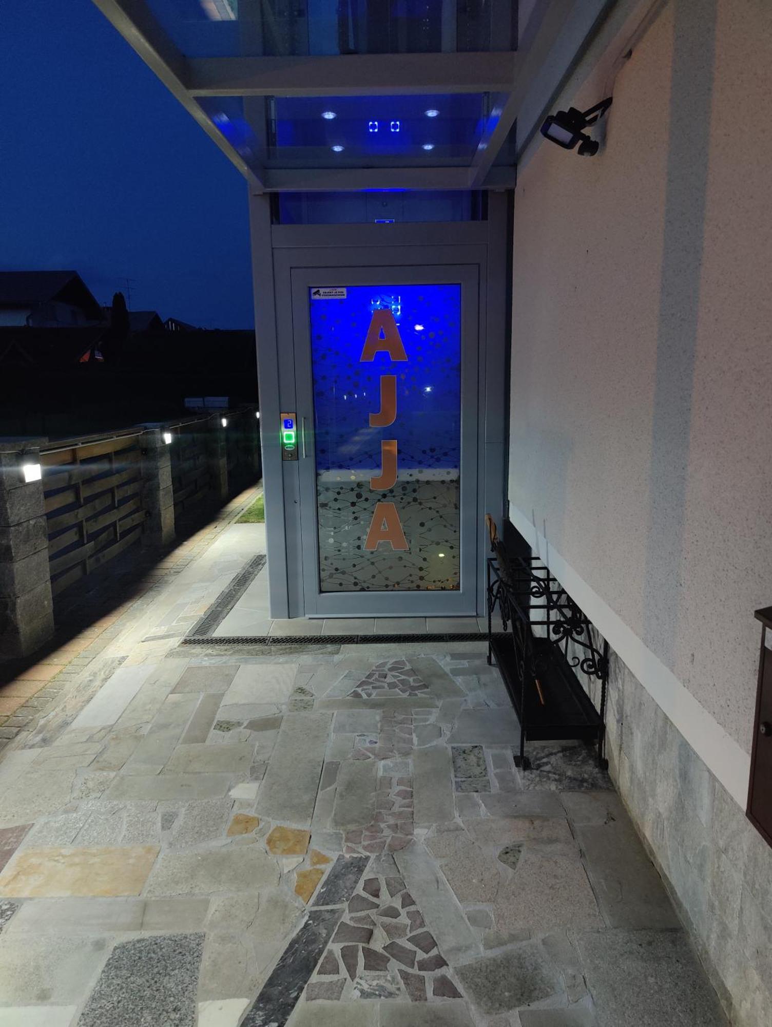 Apartma Ajja Šenčur Bagian luar foto